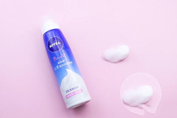 常見含乙二醇的護膚品有哪些 含乙二醇的護膚品有什么危害嗎 常見含乙二醇的護膚品有哪些 含乙二醇的護膚品有什么危害嗎