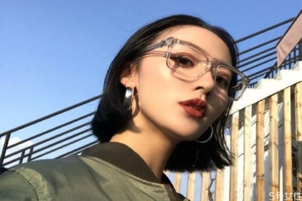 哪些人最適合黑色頭發(fā) 這些黑色發(fā)型顯白又時(shí)尚