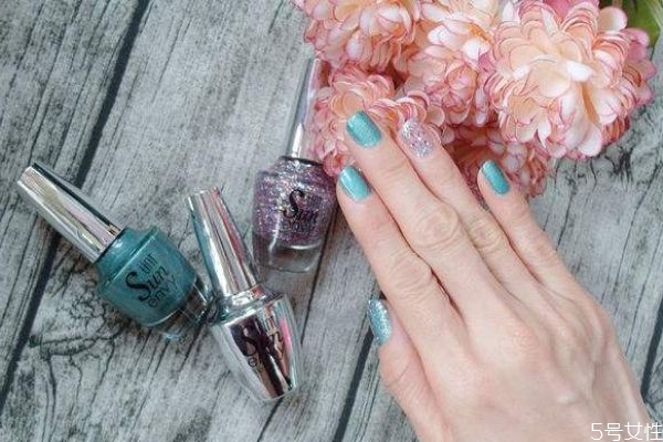 指甲油的主要成分是什么呢 如何區(qū)分指甲油的好壞呢 指甲油的主要成分是什么呢 如何區(qū)分指甲油的好壞呢