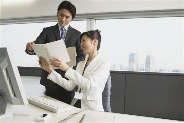 公司禁止辦公室戀愛(ài)怎么辦 為什么辦公室戀愛(ài)只能留一個(gè)