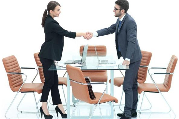 公司禁止辦公室戀愛(ài)怎么辦 為什么辦公室戀愛(ài)只能留一個(gè)