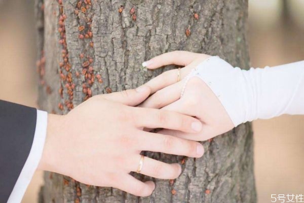 老婆和父母不和怎么辦 婆媳關(guān)系對(duì)婚姻的影響有多大 老婆和父母不和怎么辦 婆媳關(guān)系對(duì)婚姻的影響有多大