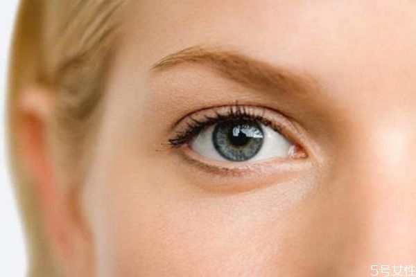 什么是白內(nèi)障呢 白內(nèi)障有什么危害呢 什么是白內(nèi)障呢 白內(nèi)障有什么危害呢