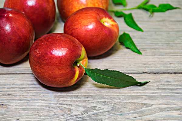 油桃空腹可以吃嗎 吃油桃要?jiǎng)兤?><p><strong>油桃空腹可以吃嗎 吃油桃要?jiǎng)兤?/strong></p></a></li> 	     </ul>
		</div>
	   <div   id=