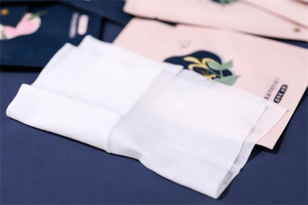 花西子卸妝濕巾能帶上飛機嗎 花西子卸妝巾能當濕紙巾用嗎 花西子卸妝濕巾能帶上飛機嗎 花西子卸妝巾能當濕紙巾用嗎