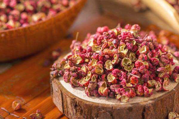 什么人不宜喝花椒水 花椒泡水一次放幾顆 什么人不宜喝花椒水 花椒泡水一次放幾顆