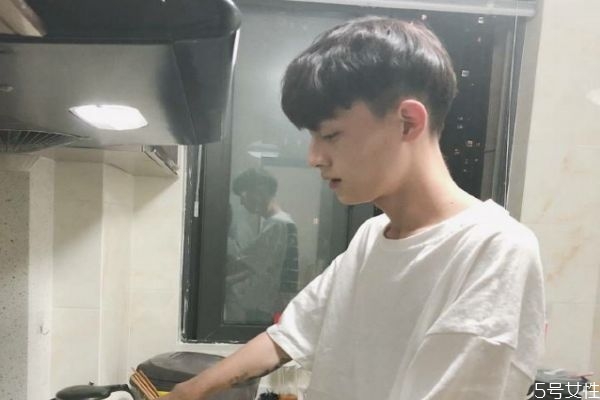 怎么試探一個男人是否喜歡你 怎么試探他喜不喜歡你 怎么試探一個男人是否喜歡你 怎么試探他喜不喜歡你