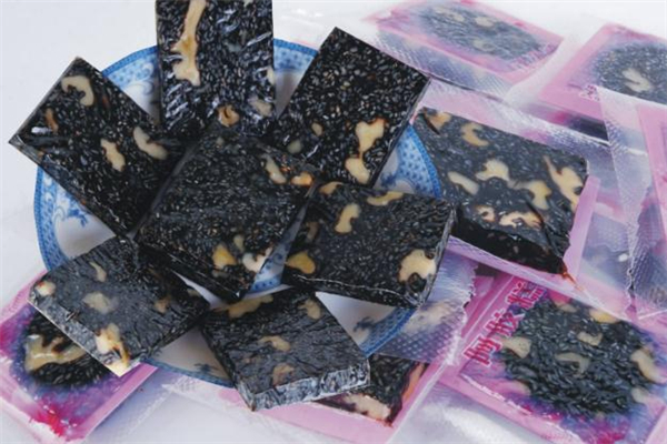 容易上火的人能吃阿膠糕嗎 阿膠糕配什么吃不上火 容易上火的人能吃阿膠糕嗎 阿膠糕配什么吃不上火