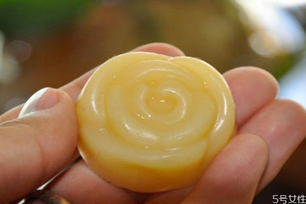 可以用肥皂洗臉嗎 肥皂洗臉會(huì)怎么樣呢 可以用肥皂洗臉嗎 肥皂洗臉會(huì)怎么樣呢