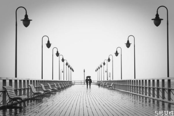 什么樣女人吸引有錢(qián)人 跟有錢(qián)男人交往的忌諱