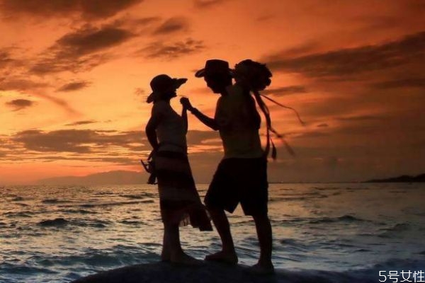 什么是裸婚呢 是否應該裸婚呢