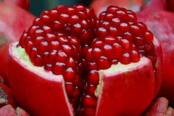 剝開的石榴能過(guò)夜能吃嗎 睡前可以吃石榴嗎