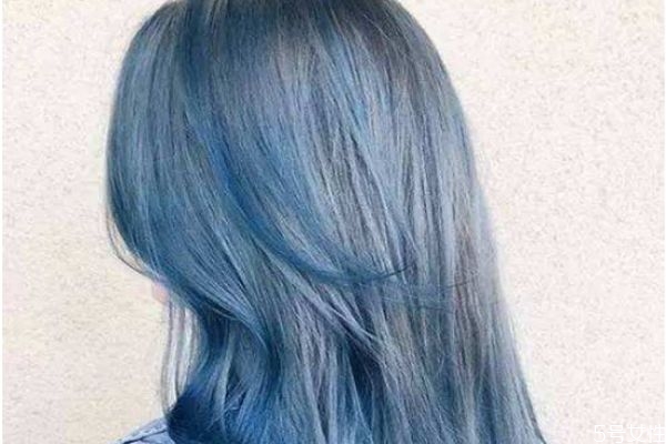頭發(fā)染藍(lán)色后能改色嗎 什么顏色能蓋住藍(lán)色頭發(fā) 頭發(fā)染藍(lán)色后能改色嗎 什么顏色能蓋住藍(lán)色頭發(fā)