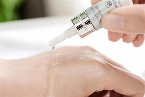 麥吉麗小銀管肌底精華多少錢 麥吉麗小銀管肌底液價格 麥吉麗小銀管肌底精華多少錢 麥吉麗小銀管肌底液價格