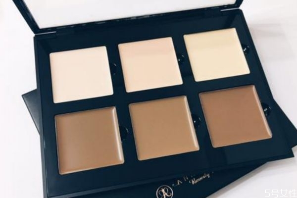 修容膏應(yīng)該怎么選擇呢 修容膏和修容粉哪個好用呢