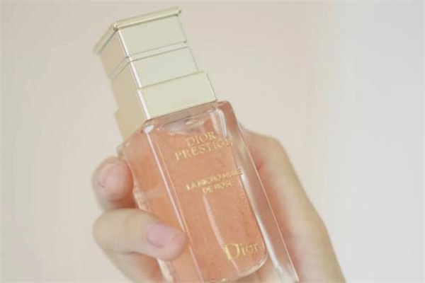 迪奧小粉瓶精華多少錢(qián) 迪奧花秘瑰萃精華液價(jià)格