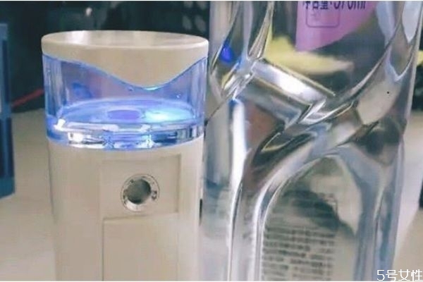 噴霧補(bǔ)水儀用熱水還是冷水 噴霧補(bǔ)水儀沒(méi)反應(yīng)怎么回事