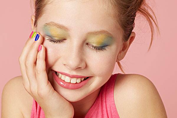 化妝是不是皮膚老得快 長期使用化妝品會有什么危害 化妝是不是皮膚老得快 長期使用化妝品會有什么危害