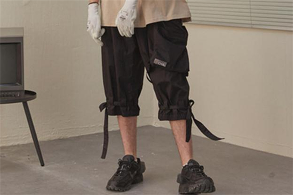 男生穿老爹鞋配什么褲子好看 男生老爹鞋搭配褲子圖片 男生穿老爹鞋配什么褲子好看 男生老爹鞋搭配褲子圖片