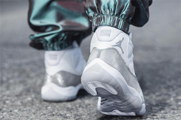 aj11滿(mǎn)天星什么時(shí)候發(fā)售 aj11滿(mǎn)天星多少錢(qián)