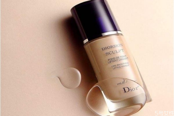 如何選購自己合適的粉底液 粉底液使用順序步驟 如何選購自己合適的粉底液 粉底液使用順序步驟