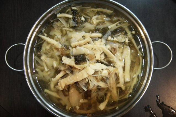 筍干為什么會發(fā)黑 筍干里面有黑點能吃嗎 筍干為什么會發(fā)黑 筍干里面有黑點能吃嗎