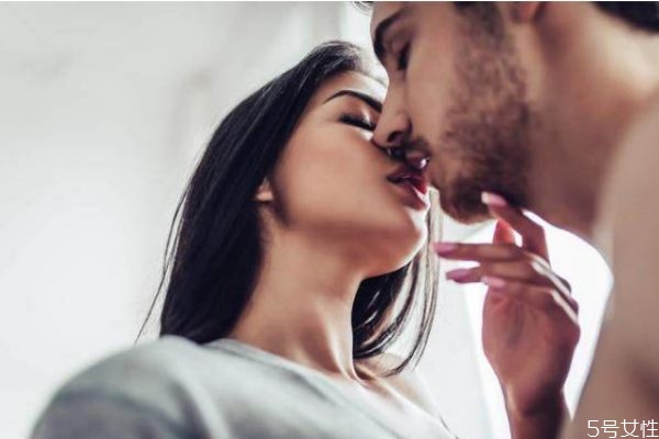 什么時(shí)候親女朋友合適 多久可以親女朋友 什么時(shí)候親女朋友合適 多久可以親女朋友