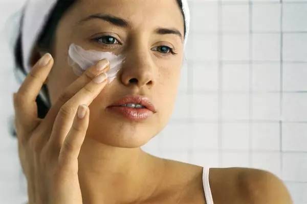 護(hù)膚品假滑是什么意思 造成護(hù)膚品假滑的成分是什么 護(hù)膚品假滑是什么意思 造成護(hù)膚品假滑的成分是什么