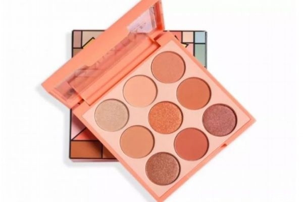 經(jīng)?；瘖y真的很傷皮膚嗎 應(yīng)不應(yīng)該使用化妝品呢