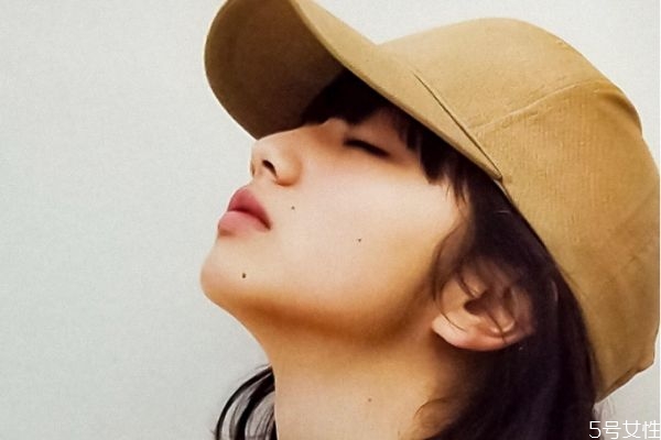 怎么和內(nèi)向的人談戀愛 內(nèi)向的人如何談戀愛