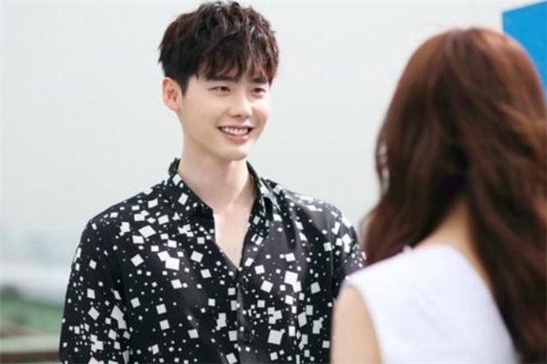 該不該因?yàn)榉质衷g毀對方 分手了該不該背后詆毀對方