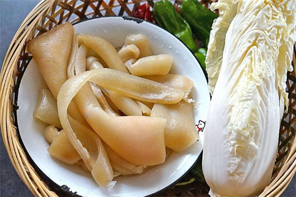 豬皮可以天天吃嗎 豬皮吃多了有沒(méi)有害處