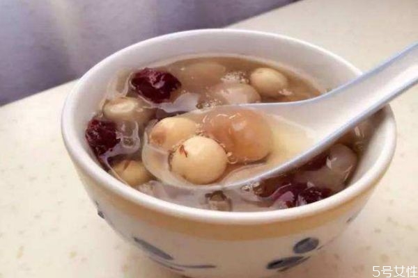 蓮子有什么營養(yǎng)價(jià)值呢 蓮子怎么做好吃呢