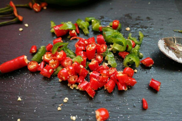 怎么挑選小米椒 吃小米椒有什么好處 怎么挑選小米椒 吃小米椒有什么好處