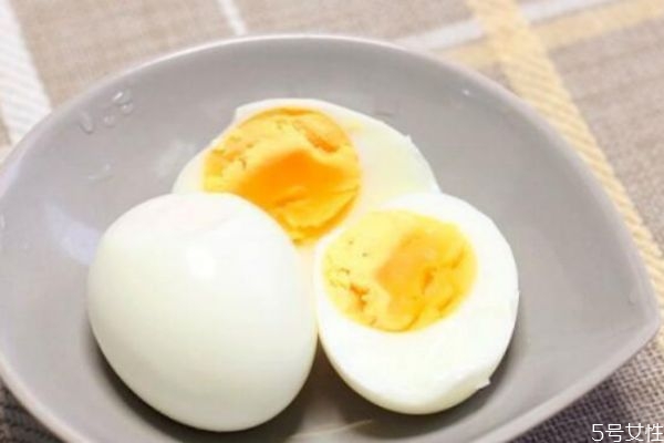 煎雞蛋有營(yíng)養(yǎng)嗎 煎蛋和煮蛋哪個(gè)更有營(yíng)養(yǎng)