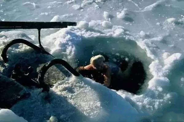 冬泳可以減肥嗎 冬泳減肥注意事項