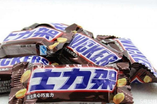 吃士力架有什么好處呢 士力架主要成分有什么呢 吃士力架有什么好處呢 士力架主要成分有什么呢