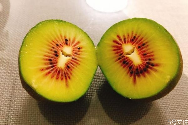 紅心獼猴桃有什么營養(yǎng)價(jià)值呢 紅心獼猴桃好吃嗎
