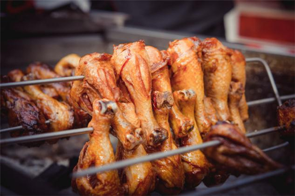 雞腿和雞胸哪個(gè)營(yíng)養(yǎng)高 雞腿肉和雞胸肉的區(qū)別