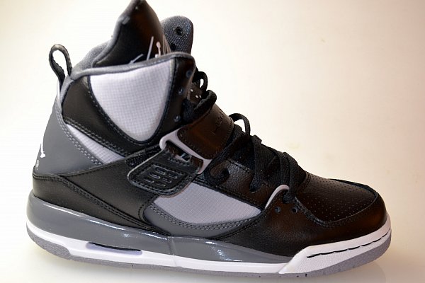 耐克gs是什么意思 耐克gs和女鞋的區(qū)別是什么 耐克gs是什么意思 耐克gs和女鞋的區(qū)別是什么