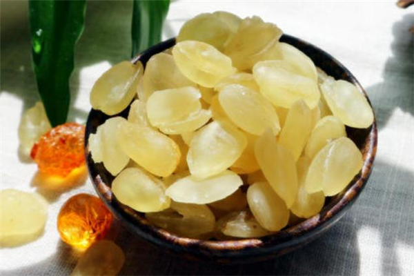 皂角米顏色越來(lái)越黃是壞了嗎 皂角米發(fā)黃了還能吃嗎