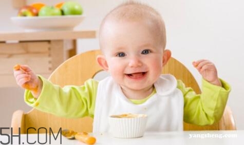 新生兒吐奶情況什么時候會沒有？寶寶吐奶了怎么辦？