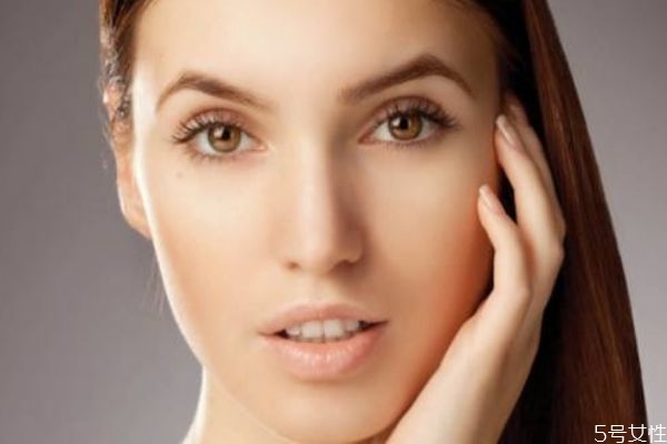 造成抬頭紋的原因有什么呢 為什么會(huì)有抬頭紋呢 造成抬頭紋的原因有什么呢 為什么會(huì)有抬頭紋呢