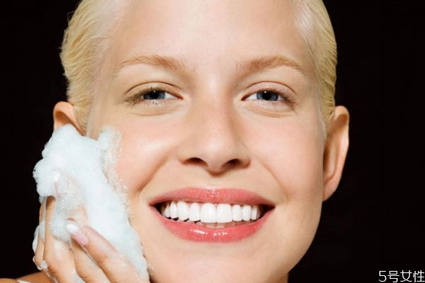 皮膚下垂怎么辦 臉上皮膚下垂什么原因