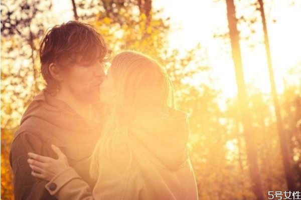 戀愛(ài)中會(huì)出現(xiàn)哪些問(wèn)題 戀愛(ài)中會(huì)遇到的問(wèn)題