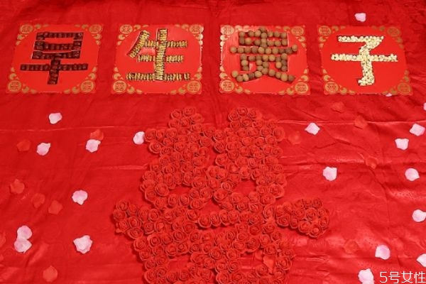 結(jié)婚床上放哪些東西好 結(jié)婚床上應(yīng)該放什么