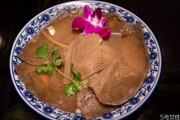 毛肚有什么營養(yǎng)價(jià)值呢 吃毛肚有什么好處呢