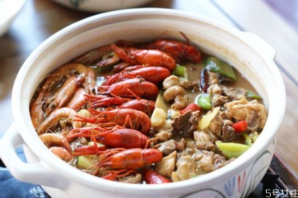 什么是游龍戲風(fēng)煲呢 游龍戲風(fēng)煲是怎么做的呢 什么是游龍戲風(fēng)煲呢 游龍戲風(fēng)煲是怎么做的呢