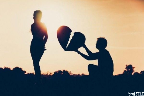 被老公冷落應該怎么辦 老公長期冷落你如何挽回