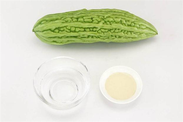 苦瓜汁上面的泡沫能喝嗎 為什么榨苦瓜汁都是泡沫 苦瓜汁上面的泡沫能喝嗎 為什么榨苦瓜汁都是泡沫